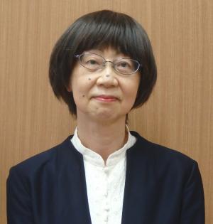 矢部事務長の写真
